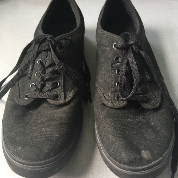All black low top canvas Vans sneakers - Picture 2 of 3